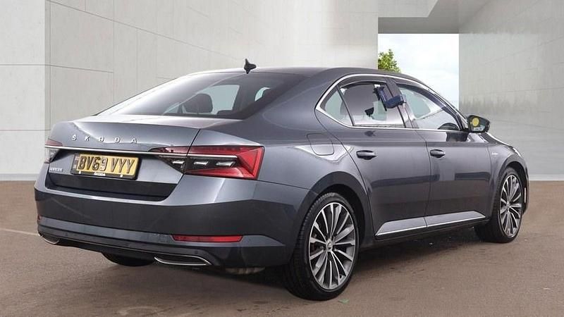 Used Skoda Superb LAURIN & KLEMENT 190 HP (139 kW) 2019 Grey Hatchback