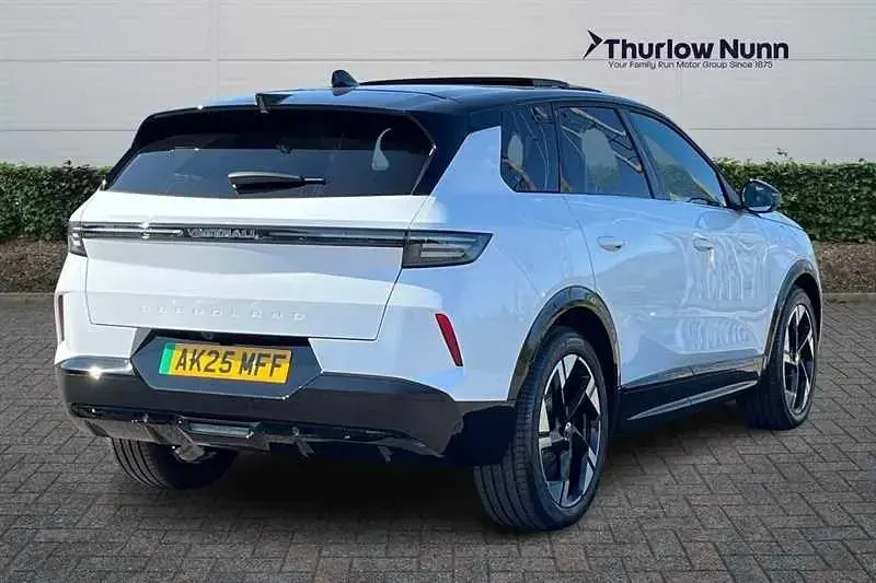 Used Vauxhall Grandland Ultimate 156 kW (213 HP) 2025 Arctic white SUV