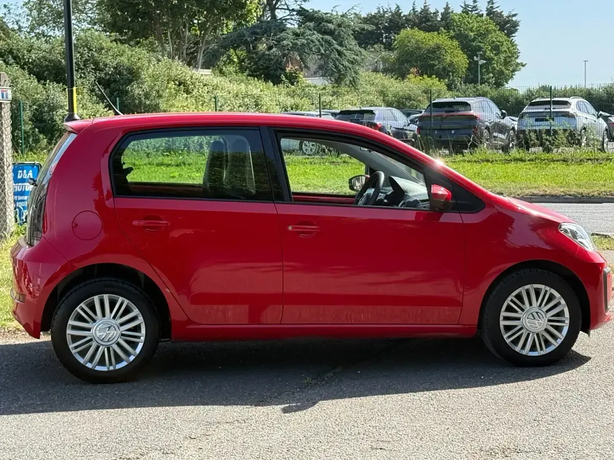 Used VW up! move up! 60 HP (44 kW) 2019 Red Hatchback