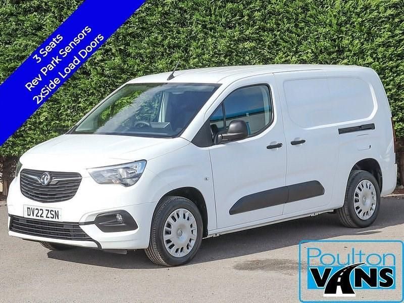 White Used 2022 Vauxhall Combo Sportive MPV | £11,950 (Fair price) - Image 1/3
