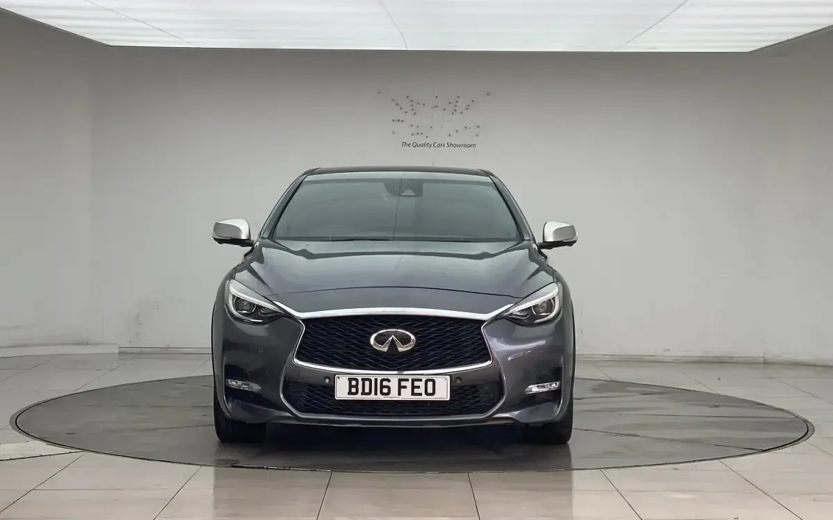 Used Infiniti Q30 Sport Tech 170 HP (125 kW) 2016 Grey Hatchback