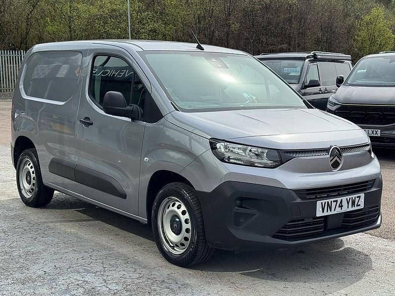 Used Citroën Berlingo 100 HP (73 kW) 2024 Grey MPV