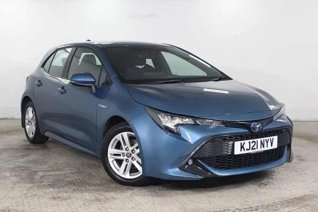 Used Toyota Corolla 122 HP (89 kW) 2021 Hatchback