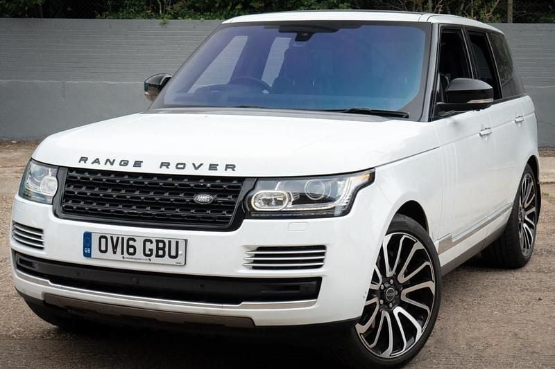 White Used 2016 Land Rover Range Rover Vogue SE SUV | £24,999 (Super price) - Image 1/3