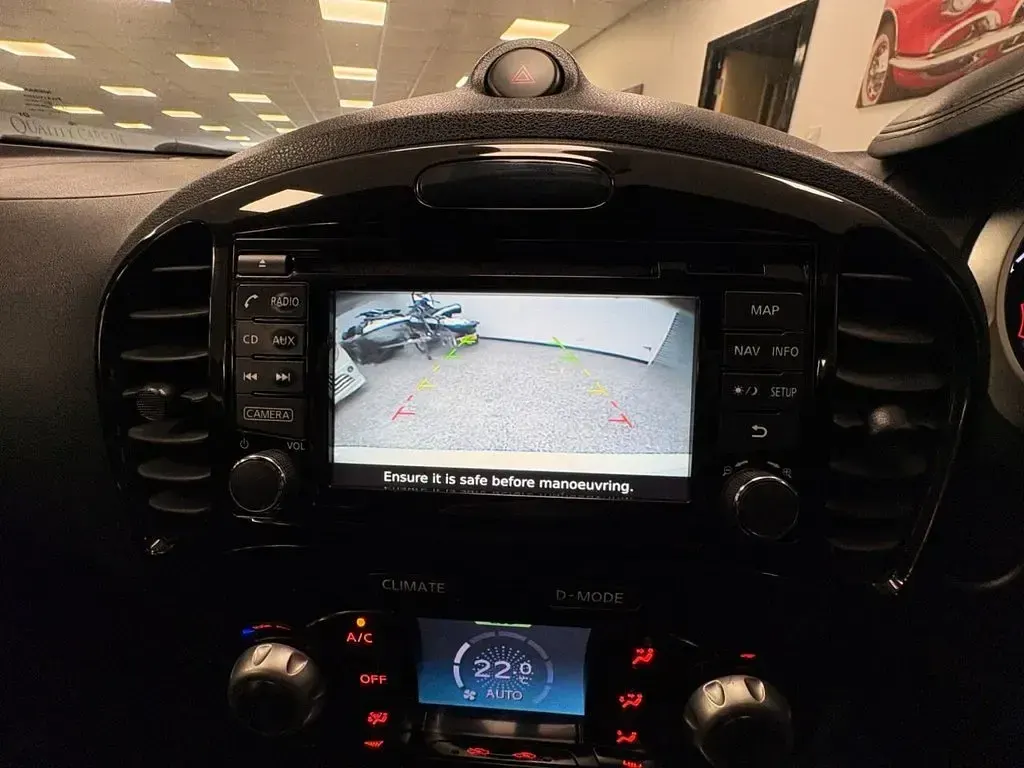 Used Nissan Juke Acenta Premium 110 HP (80 kW) 2014 White SUV