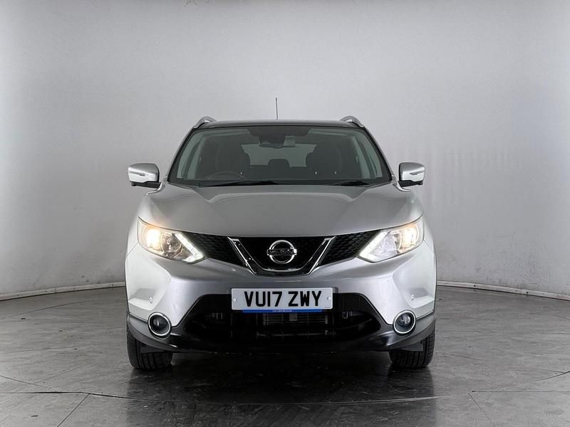 Used Nissan Qashqai N-Connecta 131 HP (96 kW) 2016 Silver SUV