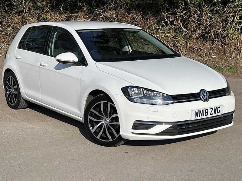 Used VW Golf VII SE 125 HP (91 kW) 2018 White Hatchback
