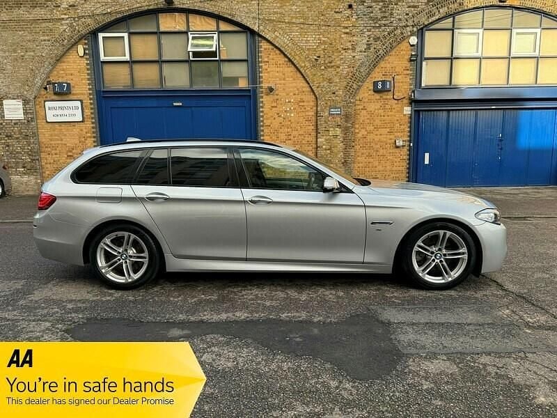 Gebraucht BMW 520 M Sport 2024 Silber Kombi