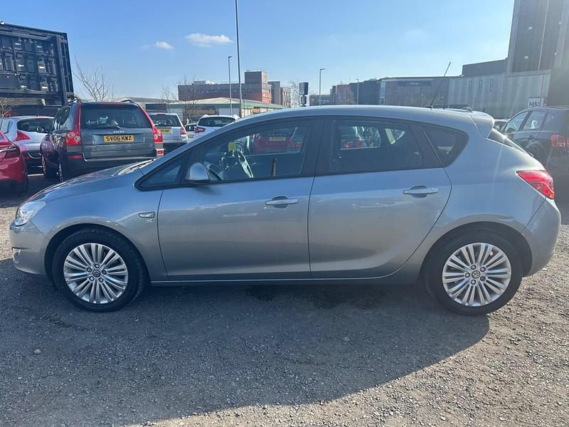 Used Vauxhall Astra Excite 2011 Silver Hatchback
