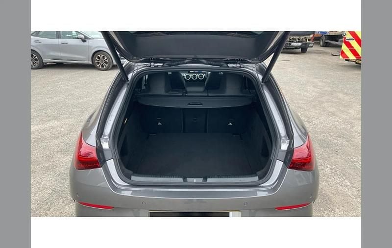 Used Mercedes CLA200 Executive 161 HP (118 kW) 2025 Grey Estate