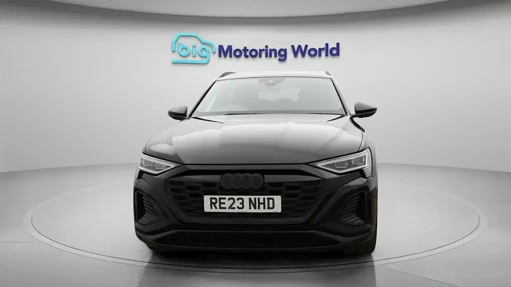 Używany Audi Q8 e-tron Black Edition 11 kW (15 KM) 2023 SUV