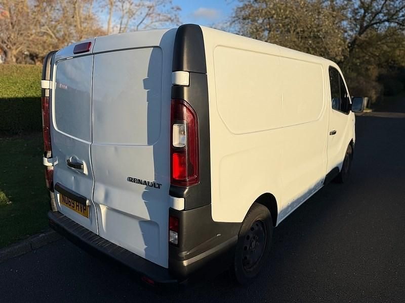 Used Renault Trafic Business 2019 White MPV