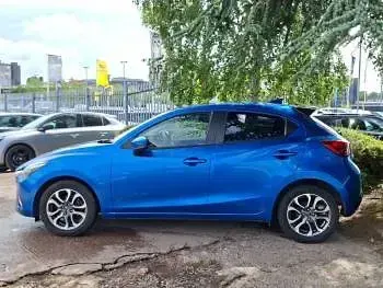 Used Mazda 2 90 HP (66 kW) 2017 Blue Hatchback
