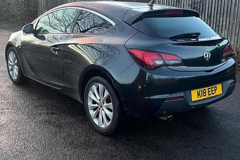 Used 2012 Vauxhall Astra GTC SRi Coupe | £2,395 (Fair price) - Image 1/1