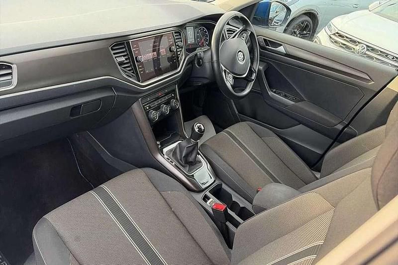 Used VW T-Roc SE 115 HP (84 kW) 2019 Blue SUV