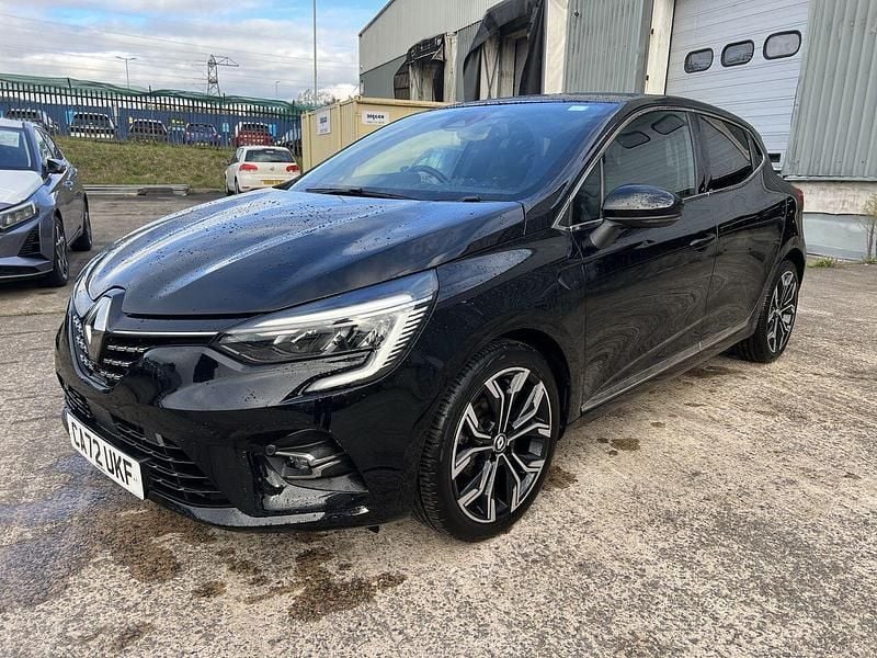 Used Renault Clio V Techno 89 HP (65 kW) 2022 Black