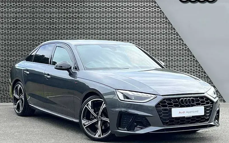 Usado Audi A4 Black Edition 150 HP (110 kW) 2025 Sedan