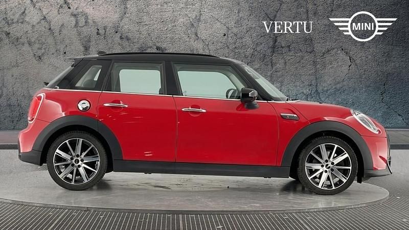 Used Mini Cooper S Classic 178 HP (130 kW) 2022 Red Hatchback