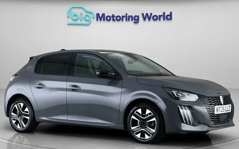 Used Peugeot 208 Allure 101 HP (74 kW) 2025 Hatchback
