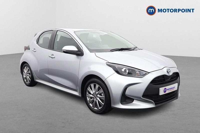 Silver Used 2023 Toyota Yaris Hybrid Hatchback | £15,999 (Super price) - Image 1/4