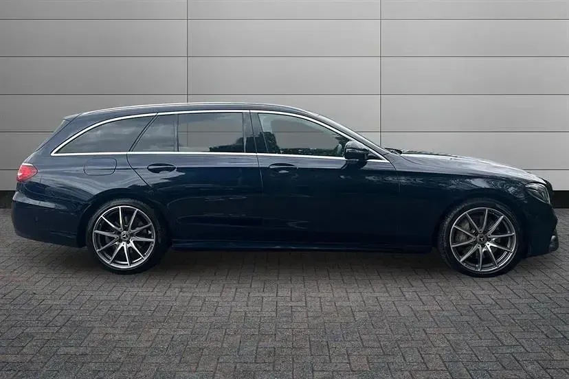 Używany Mercedes E350 AMG line 286 KM (210 kW) 2020 Niebieski Kombi
