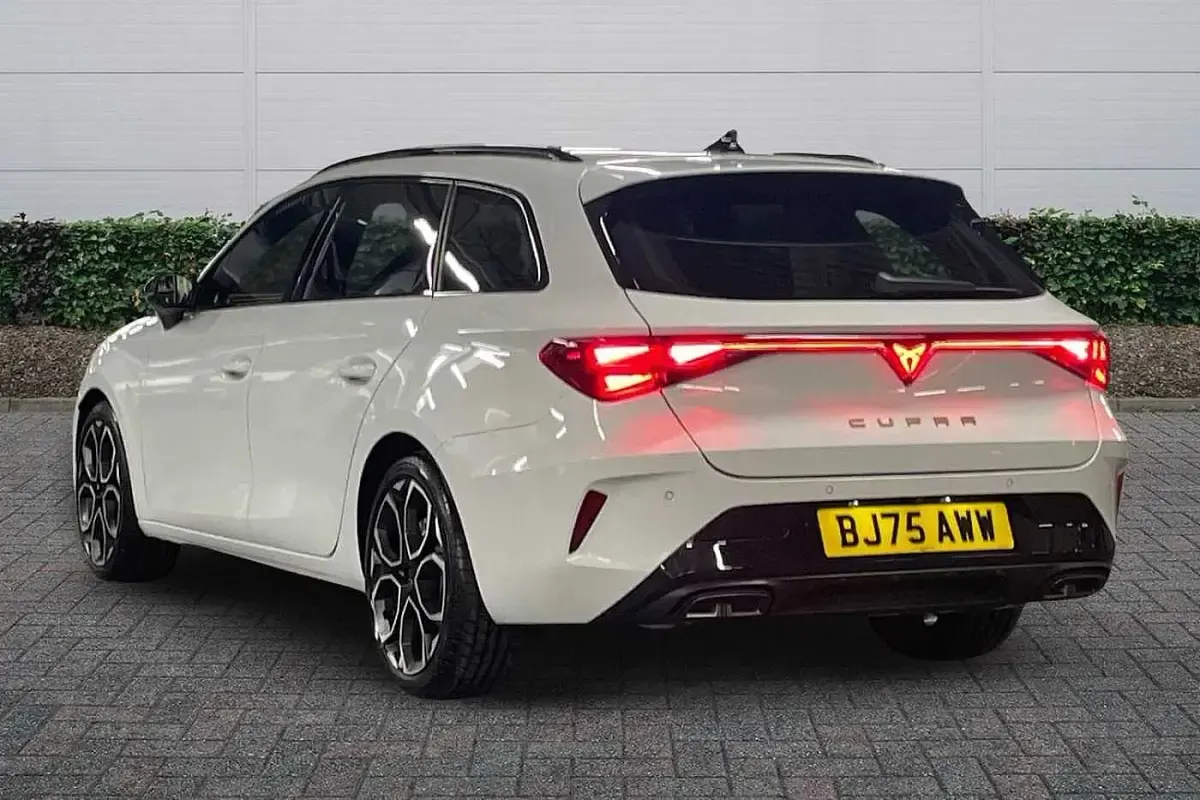 Used Cupra Leon 150 HP (110 kW) 2026 White Estate