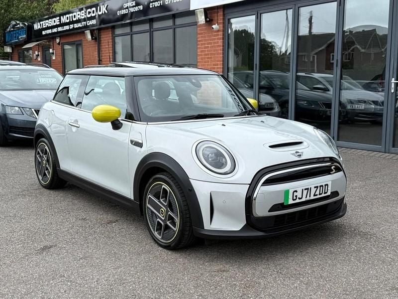 Silver Used 2021 Mini Cooper SE Hatch Hatchback | £16,495 (Expensive) - Image 1/4