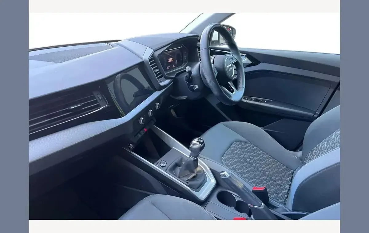 Used Audi A1 Sport 95 HP (69 kW) 2023 White SUV