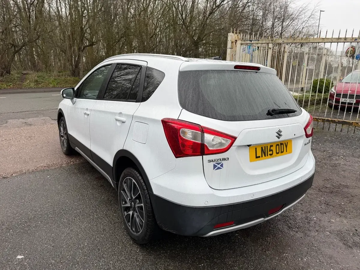 Używany Suzuki SX4 SZ-T 120 KM (88 kW) 2015 Biały Hatchback