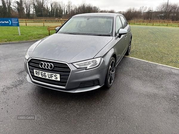 Usado Audi A3 Business 150 CV (110 kW) 2017 Gris Utilitario