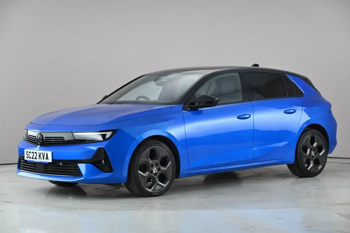 Second-hand Vauxhall Astra GS Line 2022 Albastru Hatchback
