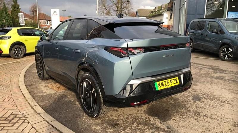 Used Peugeot e-3008 GT 152 kW (207 HP) 2025 Blue SUV