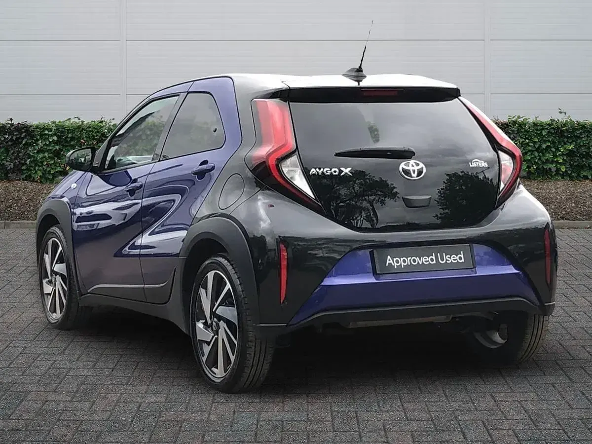 Used Toyota Aygo X 72 HP (52 kW) 2024 Blue SUV