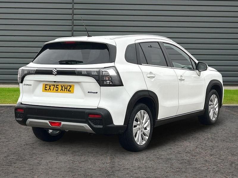 Used Suzuki SX4 129 HP (94 kW) 2025 White Hatchback