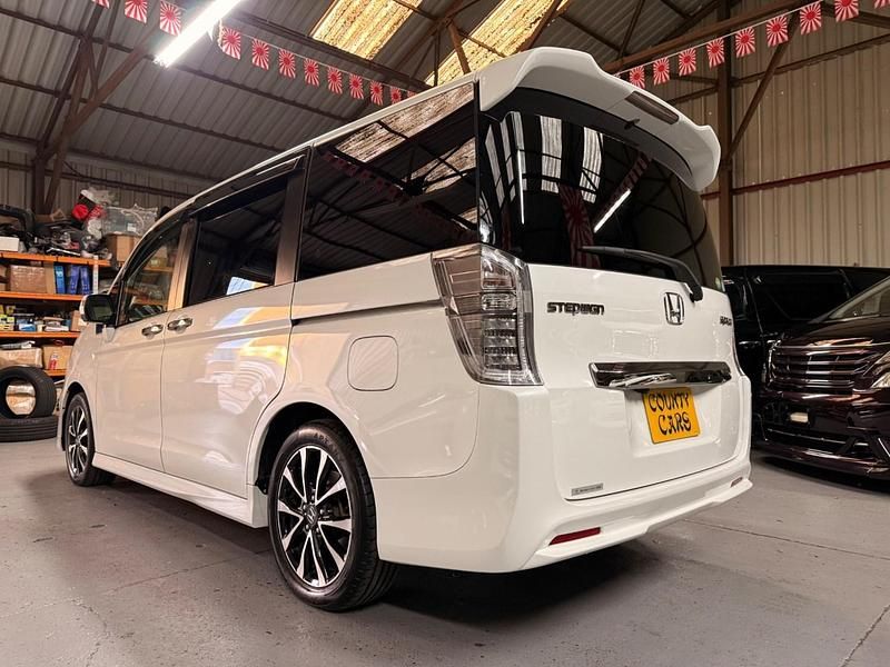 Used Honda Stepwgn Cool 2012 White MPV