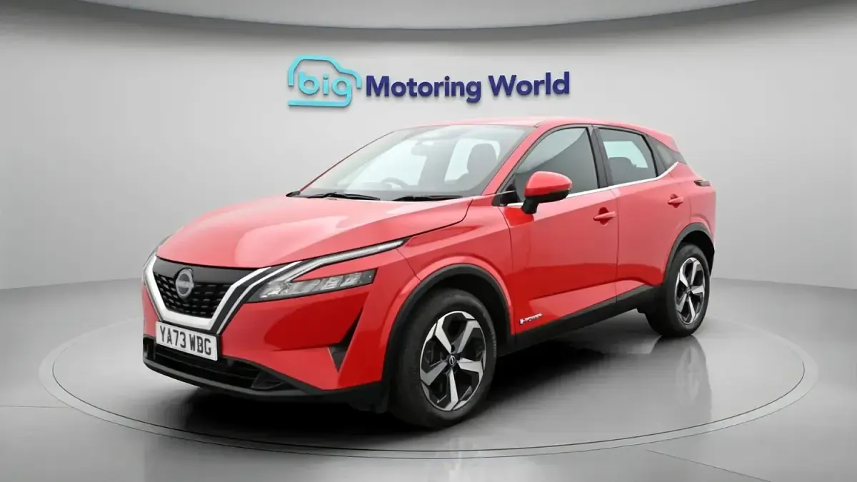 Used Nissan Qashqai Acenta Premium 190 HP (139 kW) 2023 Red SUV