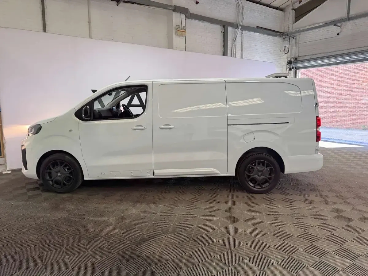 Used Citroën Dispatch 120 HP (88 kW) 2024 White MPV