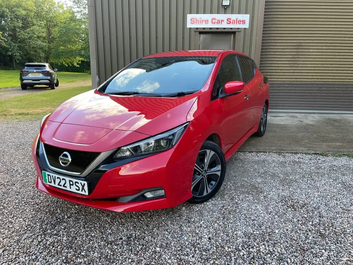 Used Nissan Leaf N-Connecta 110 kW (150 HP) 2022 Red Hatchback