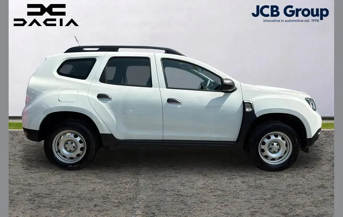 Used Dacia Duster Essentiel 99 HP (72 kW) 2023 White SUV
