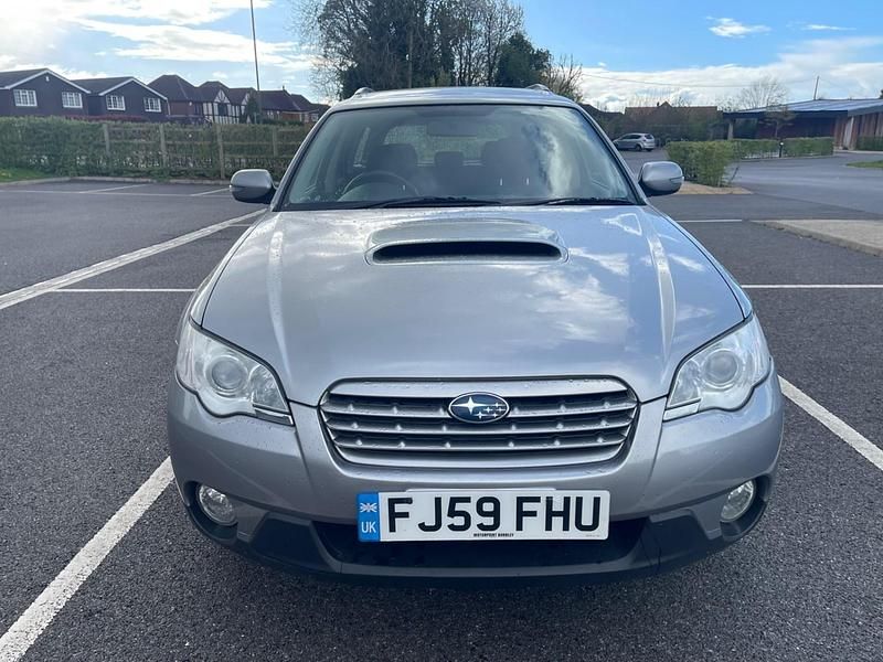 Usado Subaru Outback 2009 Plateado Familiar
