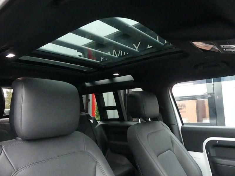 Used Land Rover Defender HSE Dynamic 2025 White SUV