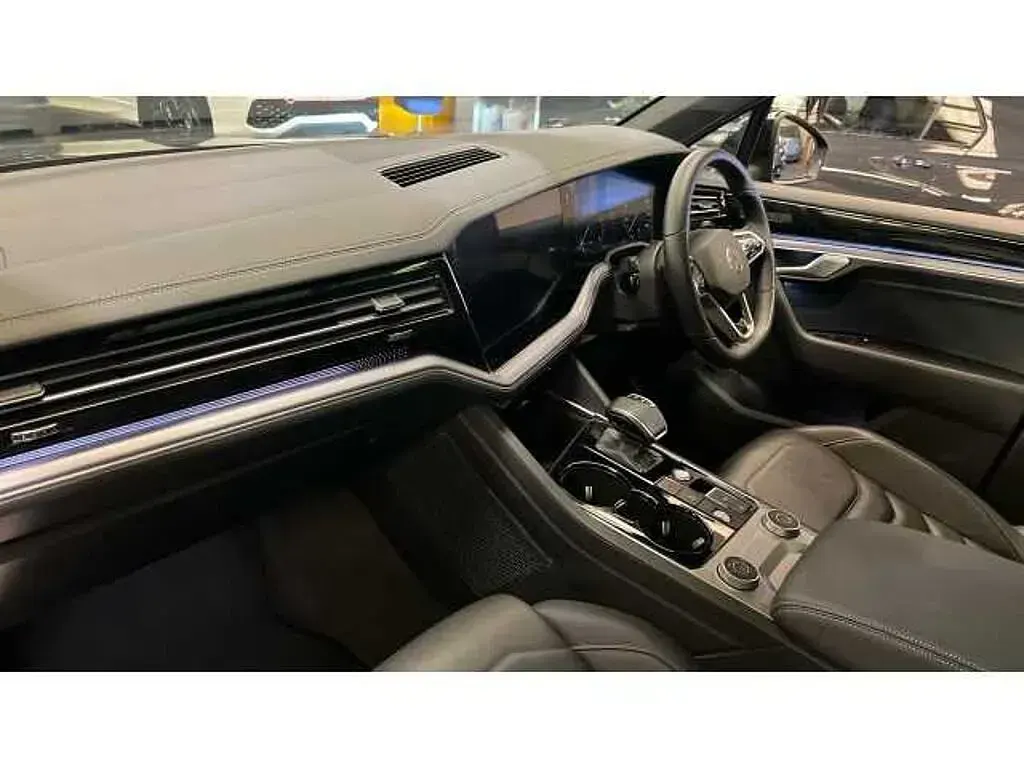 Used VW Touareg Black Edition 286 HP (210 kW) 2023 Grenadilla black metallic SUV
