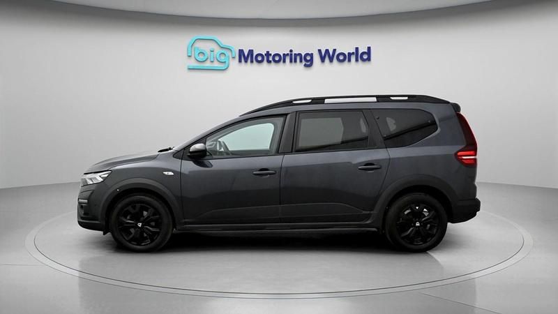 Used Dacia Jogger Extreme 110 HP (80 kW) 2022 Grey MPV