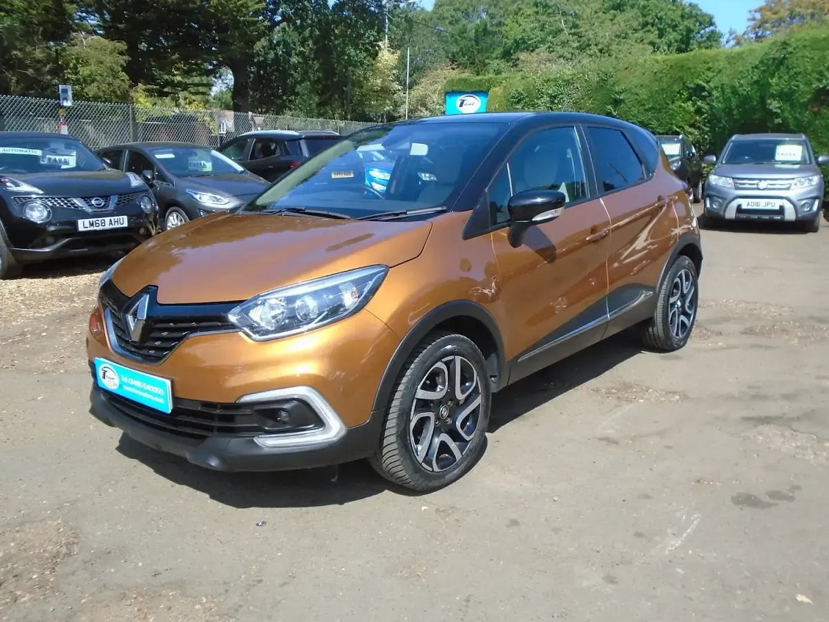 Used Renault Captur Iconic 128 HP (94 kW) 2019 Orange SUV