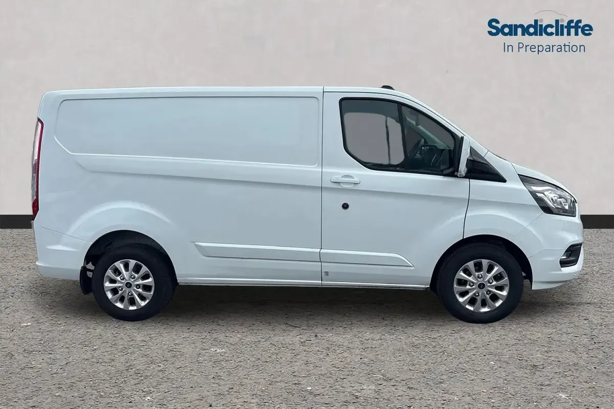 Used Ford Transit Custom Limited 131 HP (96 kW) 2023 Frozen white Van