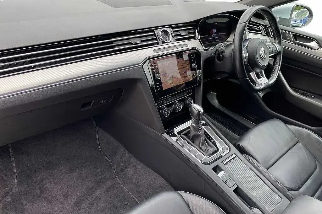 Used VW Arteon R-line 190 HP (139 kW) 2018 Silver Hatchback