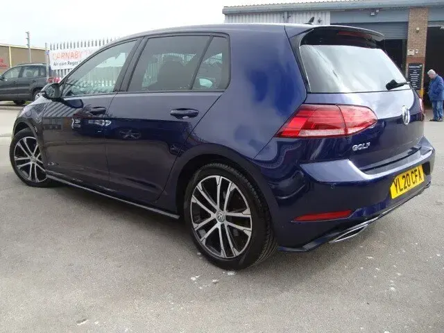 Used VW Golf VII R-line Edition 150 HP (110 kW) 2020 Blue Hatchback