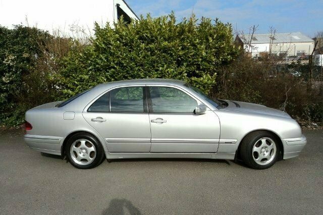 Begagnad Mercedes E200 Classic 2000 Sedan