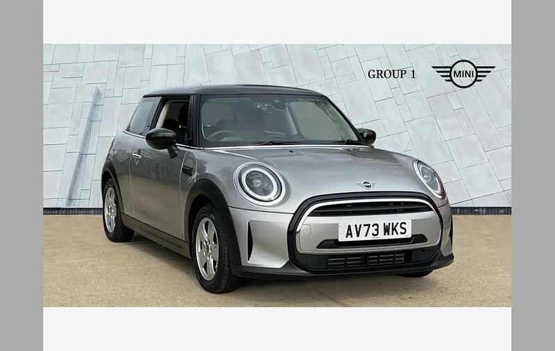 Used Mini Cooper Classic 136 HP (100 kW) 2023 Silver Hatchback