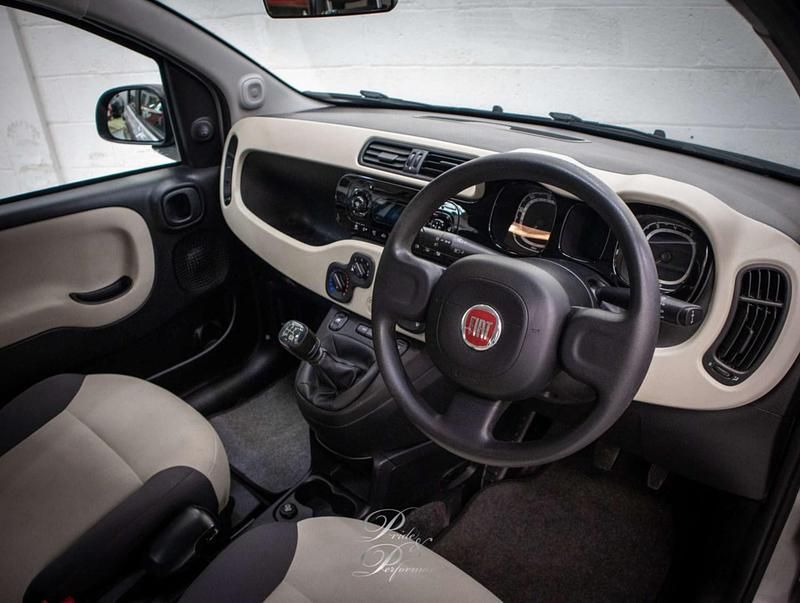 Used Fiat Panda Easy 85 HP (62 kW) 2013 Silver Hatchback